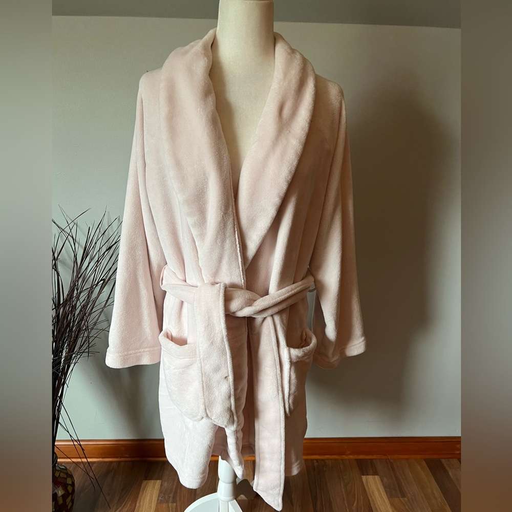 Victoria’s Secret Plush Robe